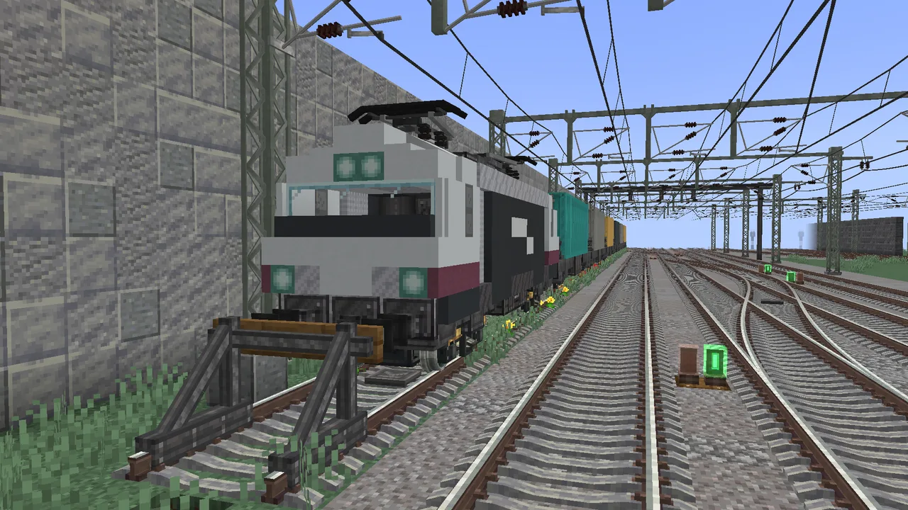 S253 Renfe cargo train
